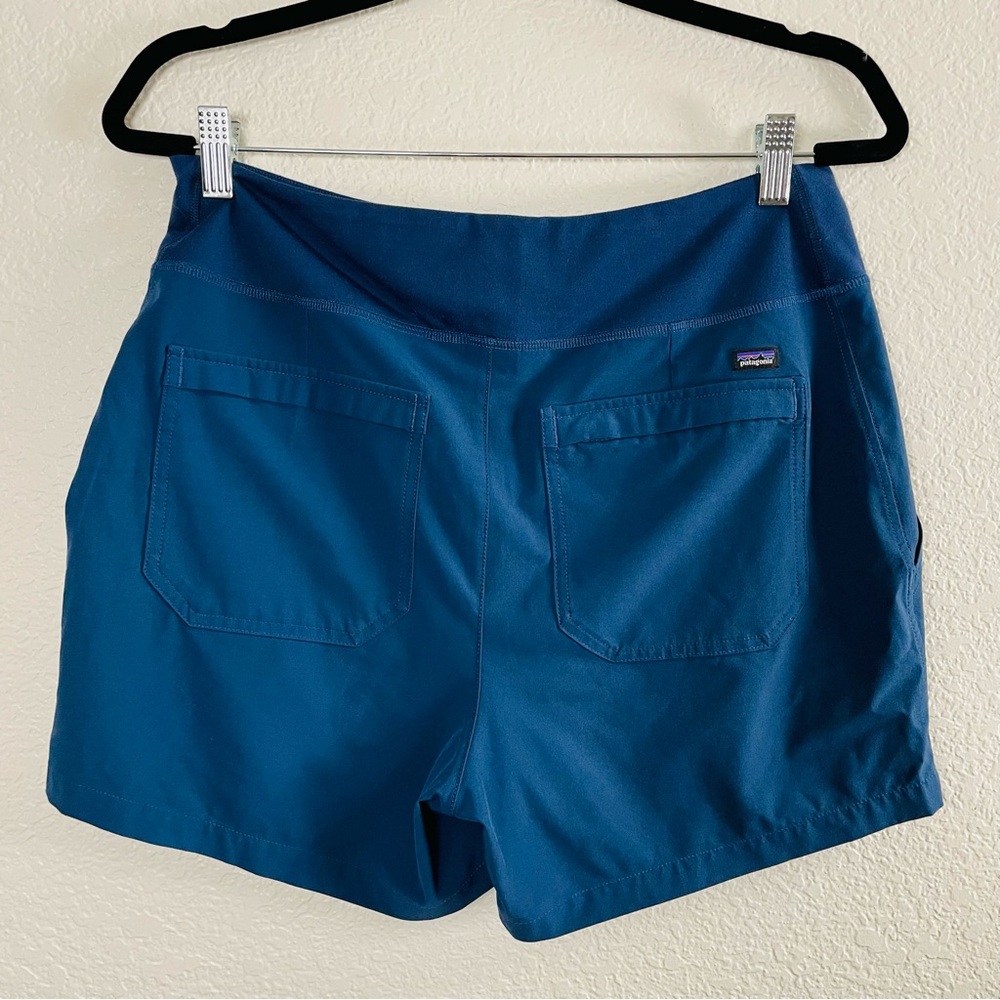 Patagonia Blue Stretchy Casual Outdoor Athletic Zip Pocket Shorts | Medium - Picture 2 of 7